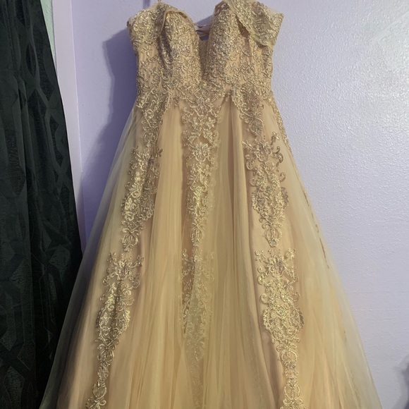 XL ballgown/prom dress - Picture 2 of 5
